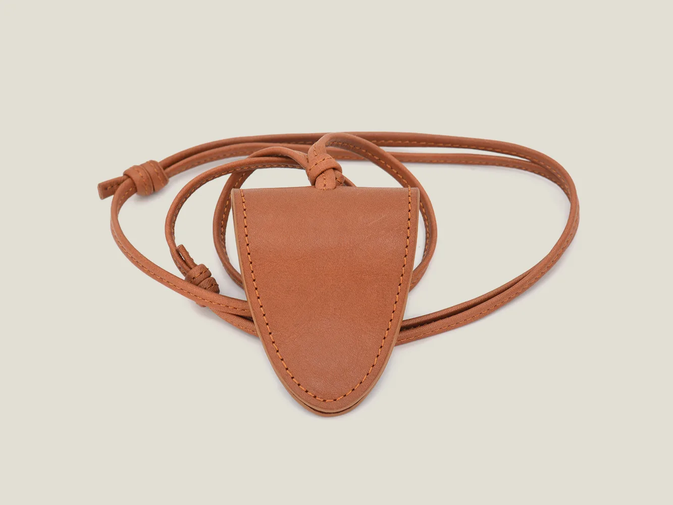 Day deo mat kinh thoi trang da bo